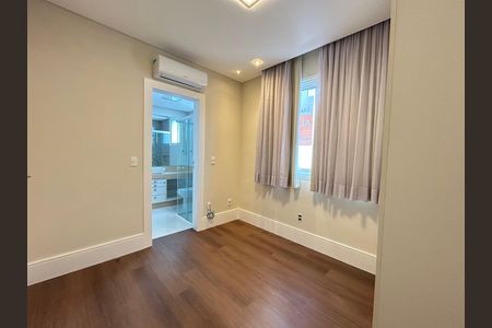 Apartamento para alugar com 160m², 3 quartos e 1 vaga Apartamento para alugar com 160m², 3 quartos e 1 vagaSuíte 2