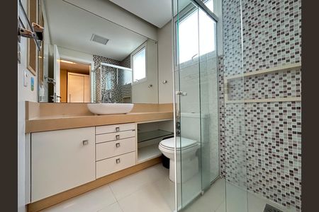 Apartamento para alugar com 160m², 3 quartos e 1 vaga Apartamento para alugar com 160m², 3 quartos e 1 vagaBanheiro suíte 2