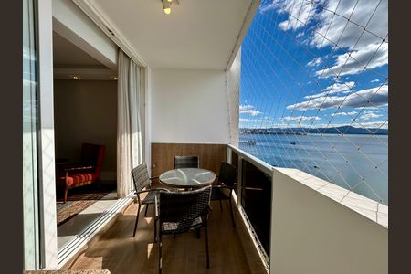 Apartamento para alugar com 160m², 3 quartos e 1 vaga Apartamento para alugar com 160m², 3 quartos e 1 vagaVaranda gourmet