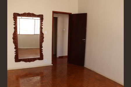 Quarto 1 de casa para alugar com 3 quartos, 100m² em Setor Central, Goiânia
