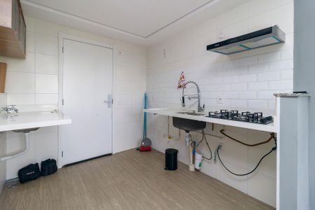 Cozinha de apartamento para alugar com 1 quarto, 27m² em Jardim Mirante, São Paulo