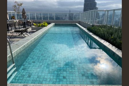 Apartamento à venda com 25m², 1 quarto e sem vaga Apartamento à venda com 25m², 1 quarto e sem vagaPiscina
