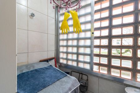 Cozinha e Área de Serviço de apartamento à venda com 2 quartos, 49m² em Praia de Belas, Porto Alegre