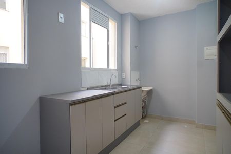 Cozinha  de apartamento para alugar com 2 quartos, 49m² em Rubem Berta, Porto Alegre