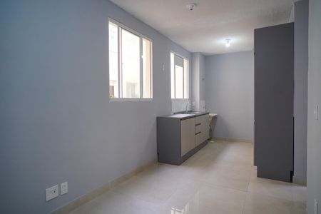 Sala de apartamento para alugar com 2 quartos, 49m² em Rubem Berta, Porto Alegre