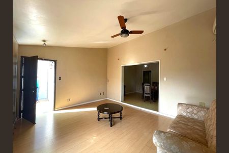 Casa à venda com 180m², 3 quartos e 2 vagas