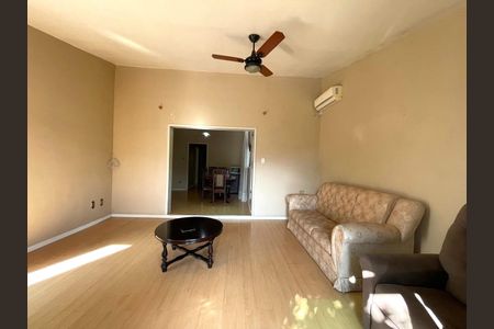 Casa à venda com 180m², 3 quartos e 2 vagas
