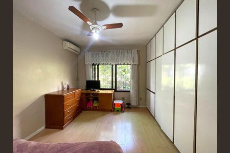 Casa à venda com 180m², 3 quartos e 2 vagas