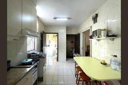 Casa à venda com 180m², 3 quartos e 2 vagas
