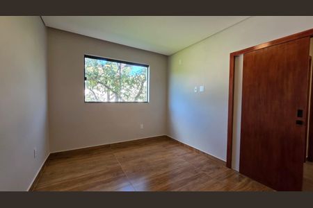 Casa à venda com 262m², 3 quartos e 2 vagas
