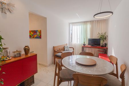 Sala de apartamento à venda com 2 quartos, 61m² em Sagrada Família, Belo Horizonte