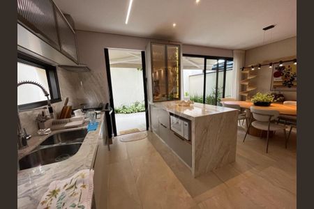 Casa de condomínio à venda com 156m², 3 quartos e 4 vagas
