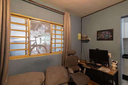 Casa à venda com 100m², 4 quartos e 2 vagas Casa à venda com 100m², 4 quartos e 2 vagasCasa 2 Sala