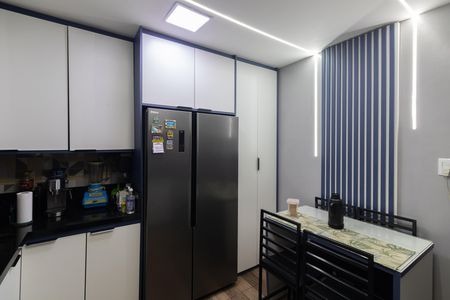 Casa à venda com 100m², 4 quartos e 2 vagas Casa à venda com 100m², 4 quartos e 2 vagasCozinha
