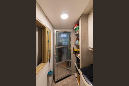 Casa à venda com 100m², 4 quartos e 2 vagas Casa à venda com 100m², 4 quartos e 2 vagasÁrea de Serviço