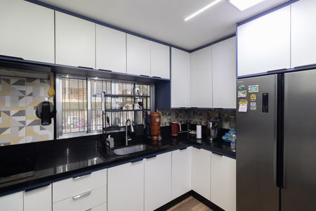 Casa à venda com 100m², 4 quartos e 2 vagas Casa à venda com 100m², 4 quartos e 2 vagasCozinha