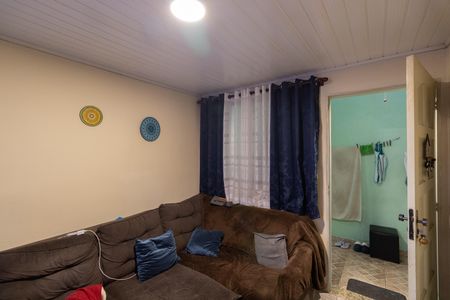 Casa à venda com 100m², 4 quartos e 2 vagas Casa à venda com 100m², 4 quartos e 2 vagasSala