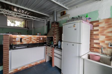 Casa à venda com 100m², 4 quartos e 2 vagas Casa à venda com 100m², 4 quartos e 2 vagasChurrasqueira