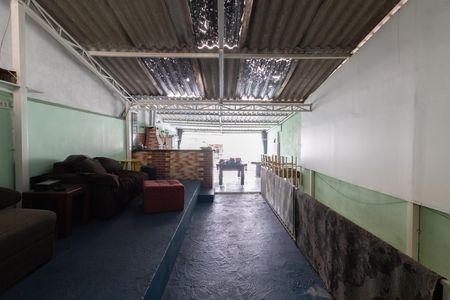 Casa à venda com 100m², 4 quartos e 2 vagas Casa à venda com 100m², 4 quartos e 2 vagasTerraço