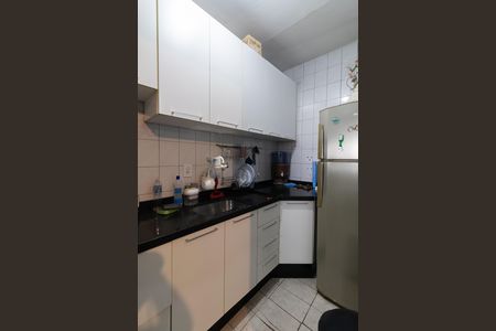 Casa à venda com 100m², 4 quartos e 2 vagas Casa à venda com 100m², 4 quartos e 2 vagasCasa 2 Cozinha