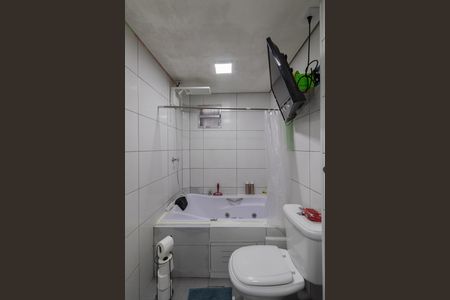 Casa à venda com 100m², 4 quartos e 2 vagas Casa à venda com 100m², 4 quartos e 2 vagasBanheiro Suíte