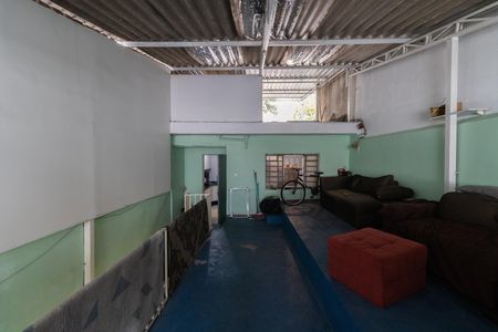 Casa à venda com 100m², 4 quartos e 2 vagas Casa à venda com 100m², 4 quartos e 2 vagasTerraço