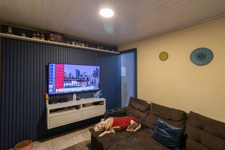 Casa à venda com 100m², 4 quartos e 2 vagas Casa à venda com 100m², 4 quartos e 2 vagasSala