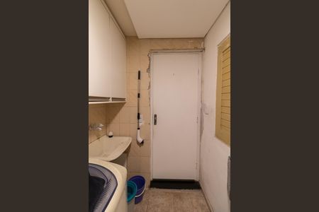 Casa à venda com 100m², 4 quartos e 2 vagas Casa à venda com 100m², 4 quartos e 2 vagasÁrea de Serviço