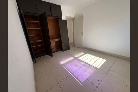 Quarto 1 de apartamento para alugar com 2 quartos, 60m² em Setor Bueno, Goiânia