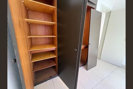 Apartamento para alugar com 60m², 2 quartos e sem vagaQuarto 1 - Armários