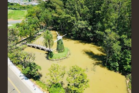 Casa de condomínio para alugar com 220m², 3 quartos e 4 vagas