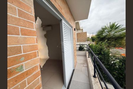 Casa de condomínio para alugar com 220m², 3 quartos e 4 vagas