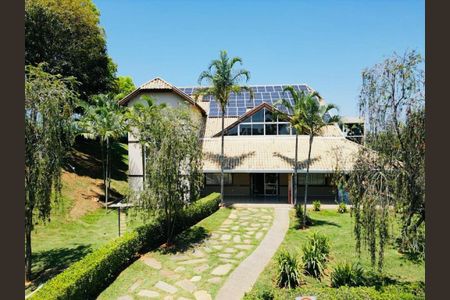 Casa de condomínio para alugar com 220m², 3 quartos e 4 vagas