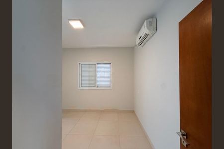 Casa de condomínio para alugar com 220m², 3 quartos e 4 vagas