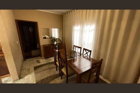 Casa à venda com 180m², 3 quartos e 4 vagas