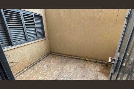Casa à venda com 180m², 3 quartos e 4 vagas