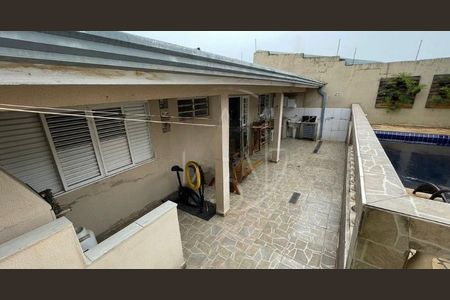 Casa à venda com 180m², 3 quartos e 4 vagas
