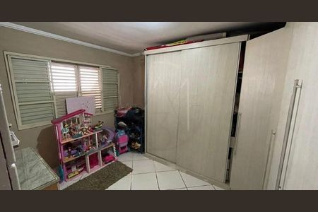 Casa à venda com 180m², 3 quartos e 4 vagas