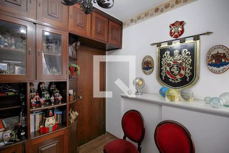 Apartamento para alugar com 183m², 4 quartos e 1 vagaQuarto