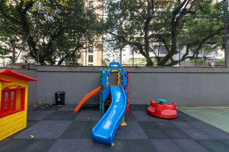 Apartamento para alugar com 126m², 3 quartos e 1 vagaÁrea comum - Playground