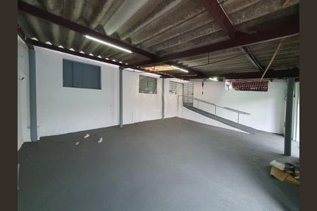 Casa à venda com 153m², 3 quartos e 4 vagas