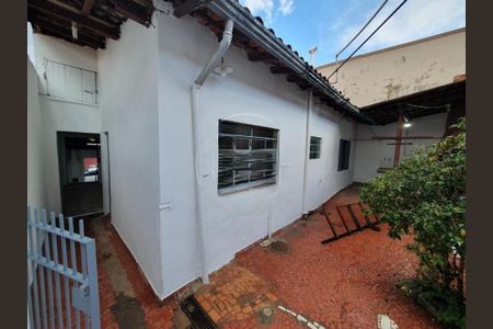 Casa à venda com 153m², 3 quartos e 4 vagas
