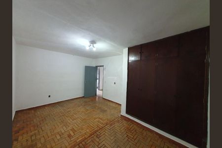 Casa à venda com 153m², 3 quartos e 4 vagas
