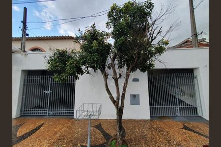 Casa à venda com 153m², 3 quartos e 4 vagas