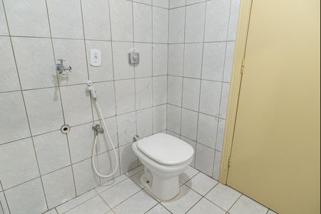 Apartamento para alugar com 75m², 2 quartos e sem vagaBanheiro