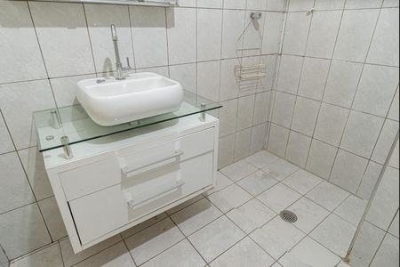 Apartamento para alugar com 75m², 2 quartos e sem vagaBanheiro