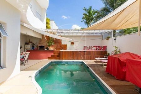 Casa de condomínio à venda com 440m², 5 quartos e 6 vagas