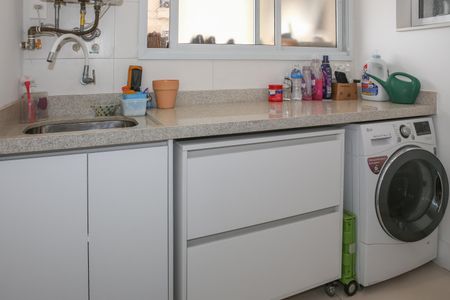 Apartamento à venda com 145m², 4 quartos e 3 vagas Apartamento à venda com 145m², 4 quartos e 3 vagasÁrea de Serviço