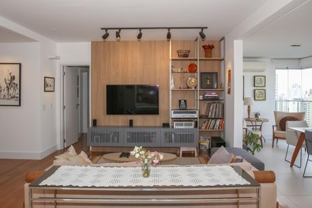 Apartamento à venda com 145m², 4 quartos e 3 vagas Apartamento à venda com 145m², 4 quartos e 3 vagasSala e Varanda Gourmet
