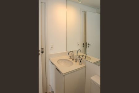 Apartamento à venda com 145m², 4 quartos e 3 vagas Apartamento à venda com 145m², 4 quartos e 3 vagasBanheiro da Suíte 3